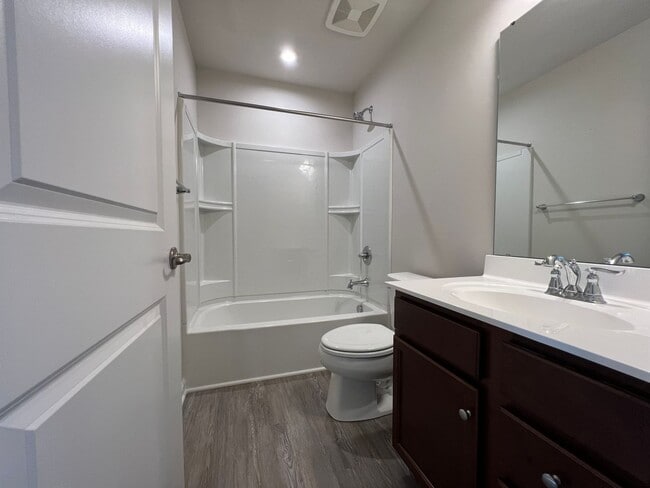 Building Photo - 225 Stonehurst Dr