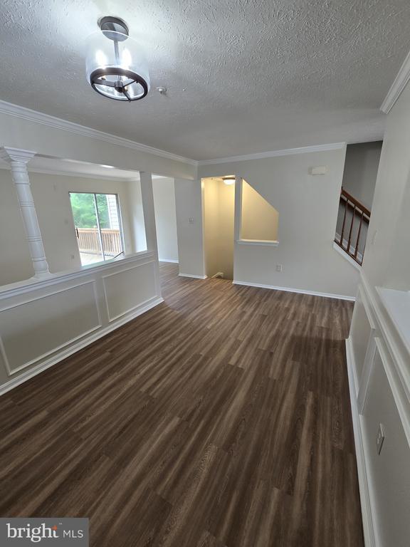 Building Photo - 6328 S Lake Ct