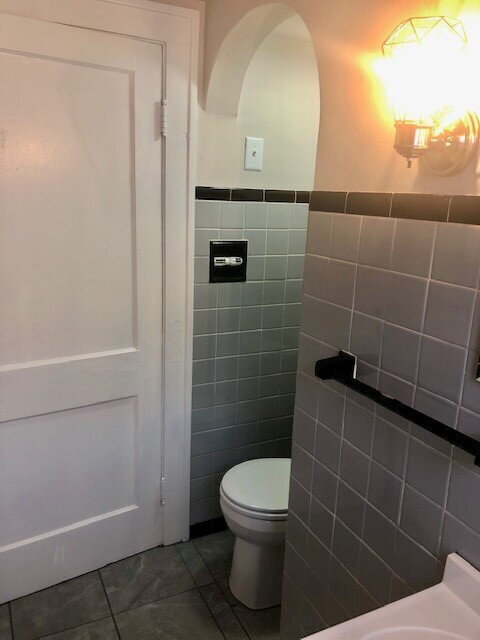 Building Photo - NEAR EASTSIDE 2BR BUNGALOW RECENTLY UPDATED!