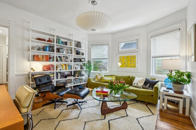 Building Photo - 33 Montclair Ave