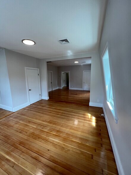 Building Photo - 108 Vinton St