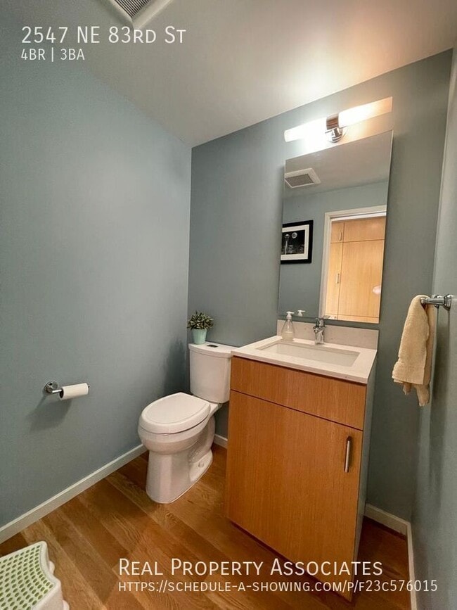 Building Photo - 2547 NE 83rd St