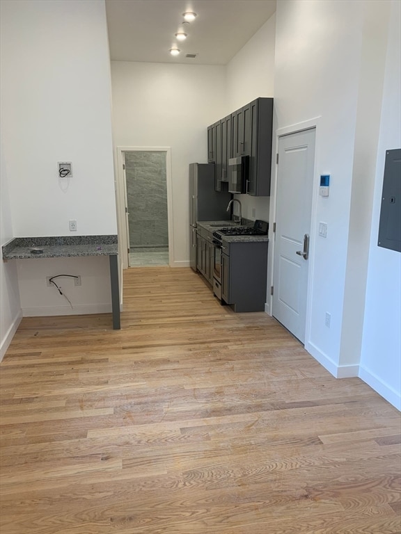 Building Photo - 64 Market St