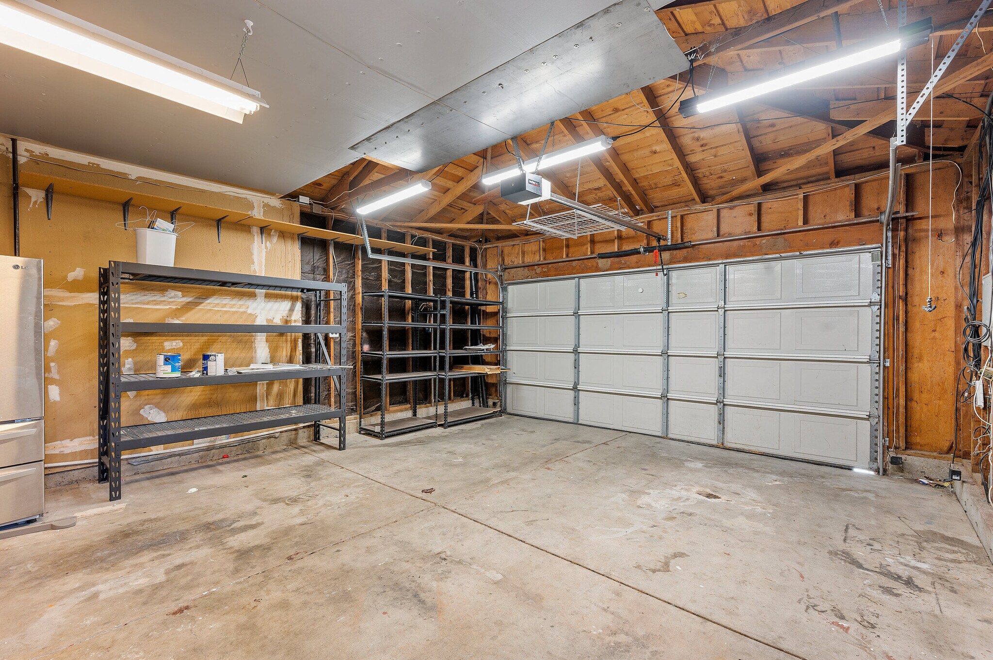 Building Photo - 3661 Slopeview Dr