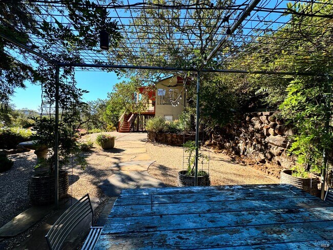 Building Photo - 926 Champion Ln