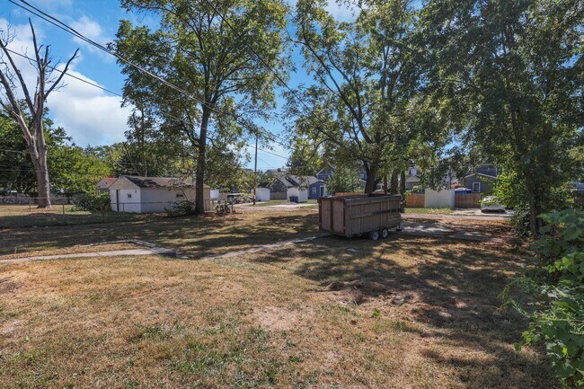 Building Photo - Newly Refreshed 3-Bed Bungalow with Bonus Sunroom & Finished Attic – Columbus Living!
