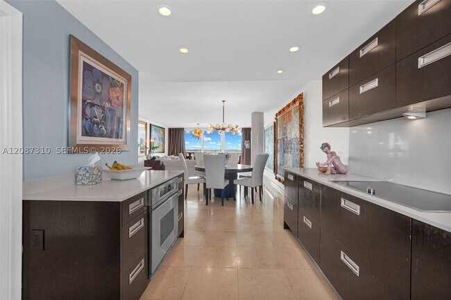 Building Photo - 511 Bayshore Dr