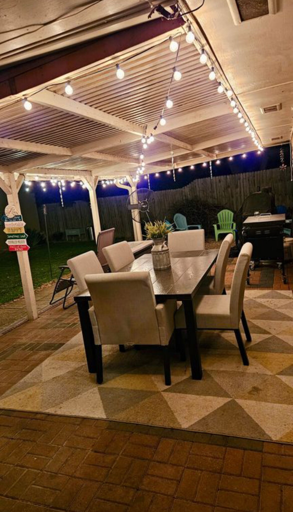 Building Photo - 1615 Camelot Dr