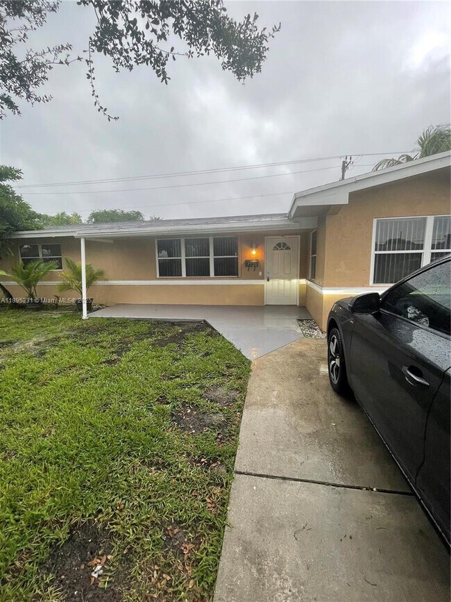 Primary Photo - 7720 NW 15th St
