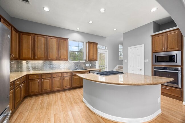 Building Photo - 7930 Stoneyway Dr