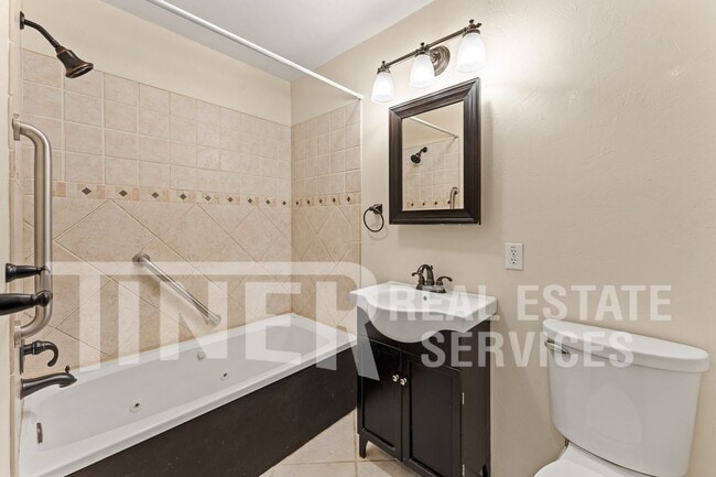 Building Photo - 705 Orange Grove Way