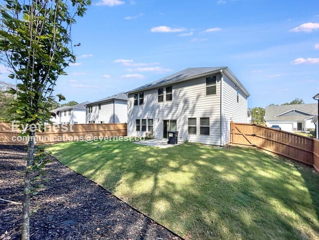 Building Photo - 662 Stately Dr