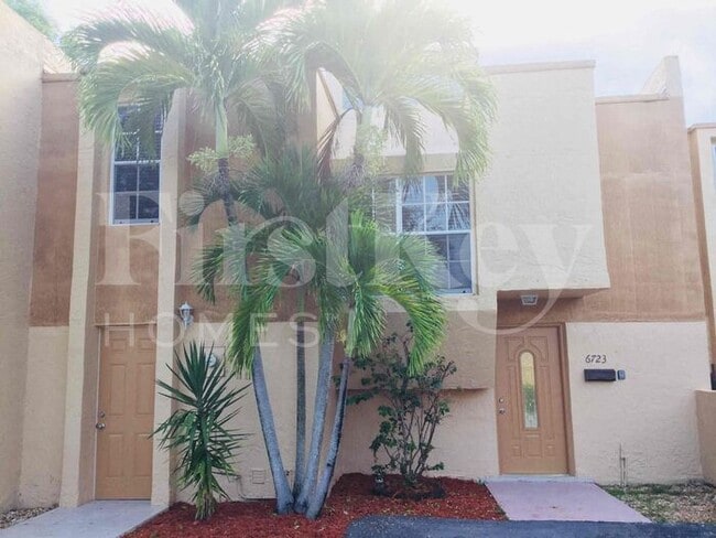Building Photo - 6723 SW 140th Ave