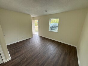 Building Photo - 4082 Forest Ave W