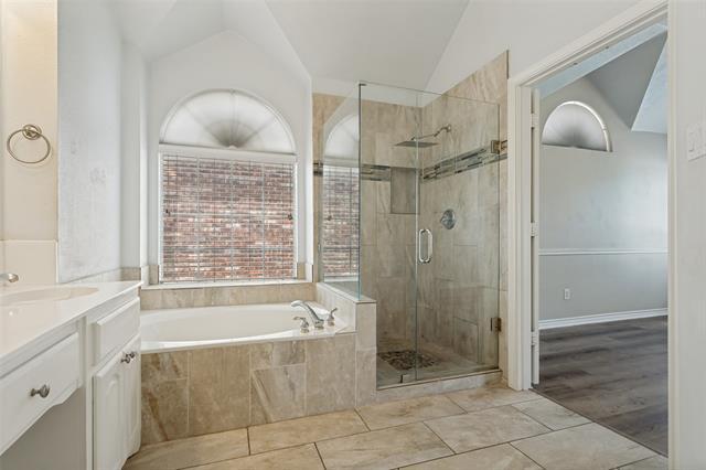 Building Photo - 903 Redbud Dr