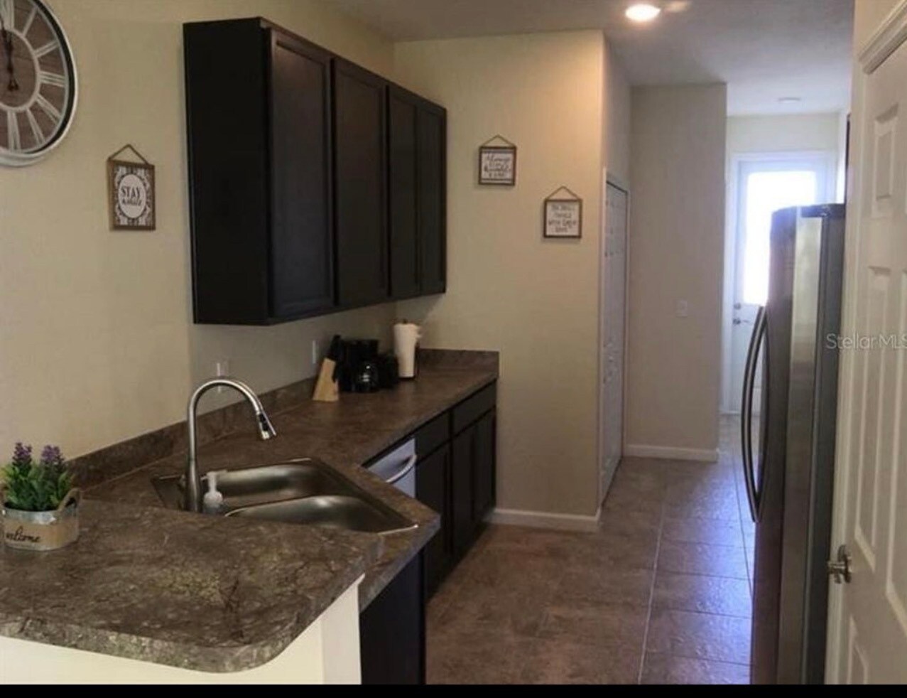 Building Photo - 112 Holly Village Dr