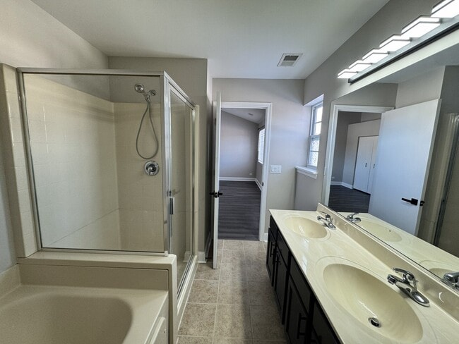 Building Photo - 102 Soo Line Dr