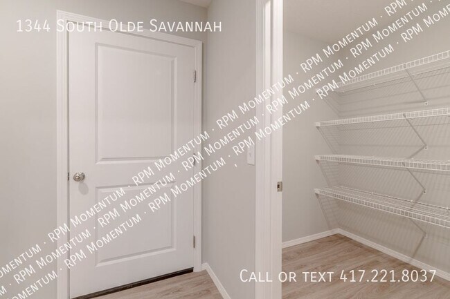 Building Photo - 1344 S Olde Savannah Ave
