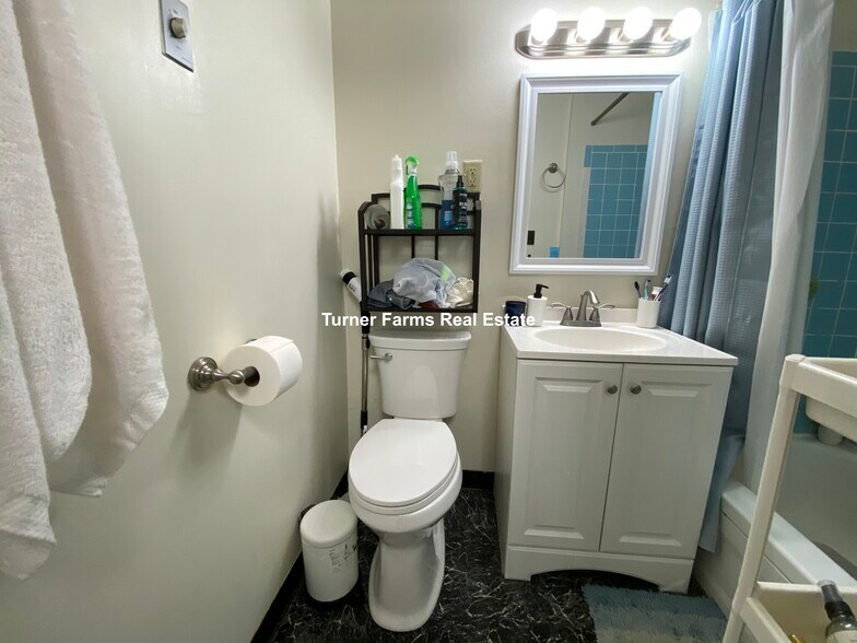 Building Photo - 43 Bay State Rd