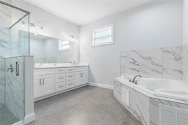 Building Photo - Beautiful new home for rent !