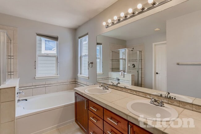 Building Photo - 4565 Larksong Dr