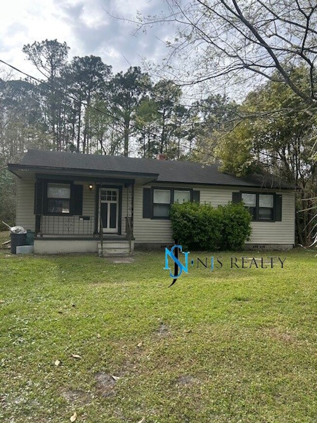 Just Reduced!! RENOVATED 4/2 1494 sq. ft... - Just Reduced!!   RENOVATED 4/2 1494 sq. ft...