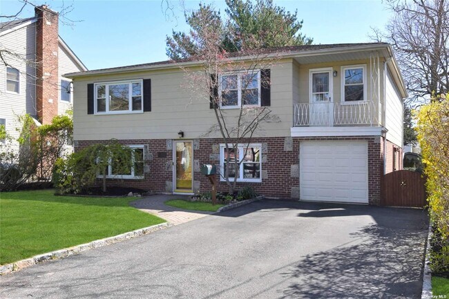 Primary Photo - 6 Dunes Ln