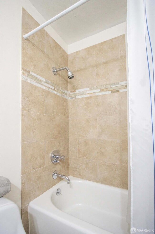 Building Photo - 135 Red Rock Way