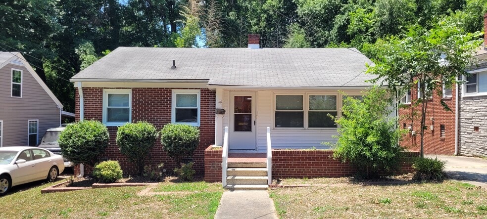 Building Photo - 1112 S Benbow Rd