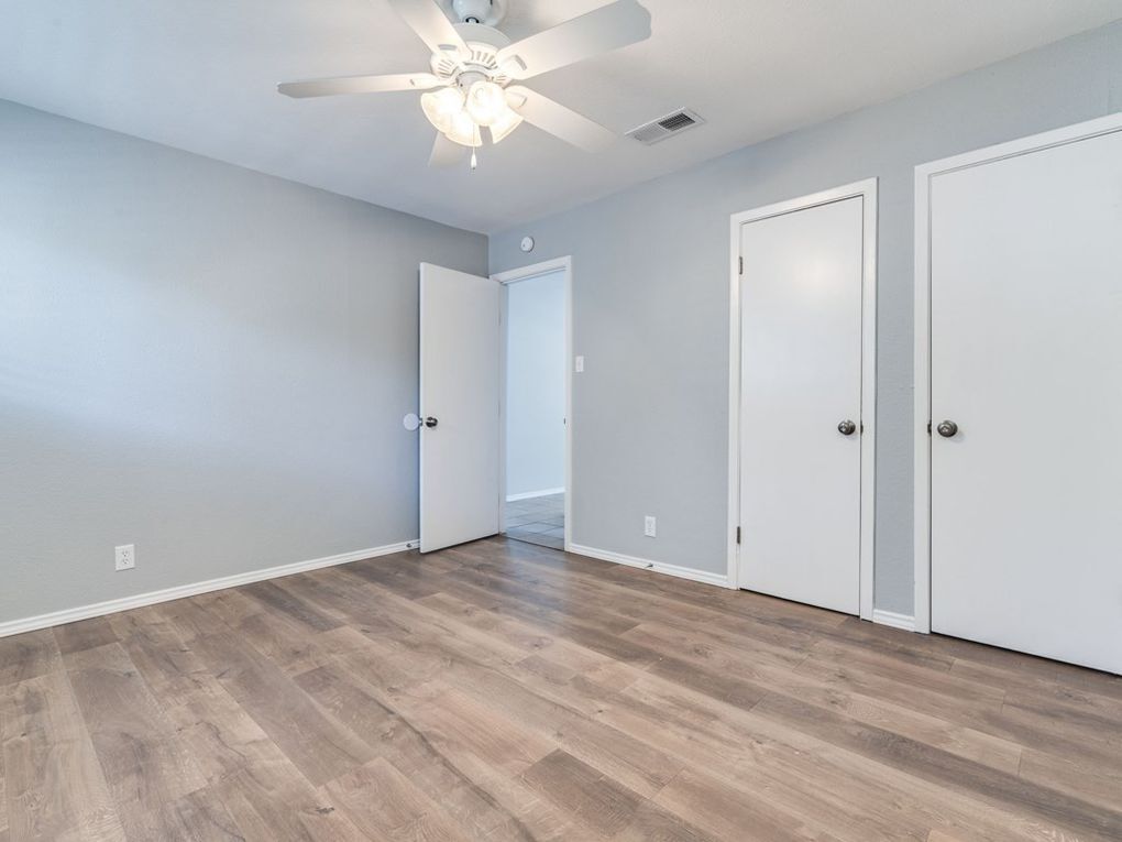 Bedroom with his & her closet - 7308 Grand Canyon Dr