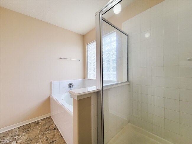 Building Photo - 19718 Byron Meadows Dr