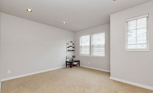 Building Photo - 132 NE 64th Terrace