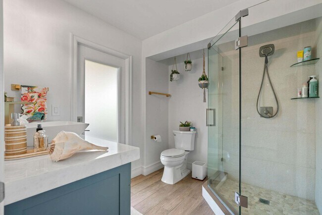 Building Photo - 6204 Celadon Cir