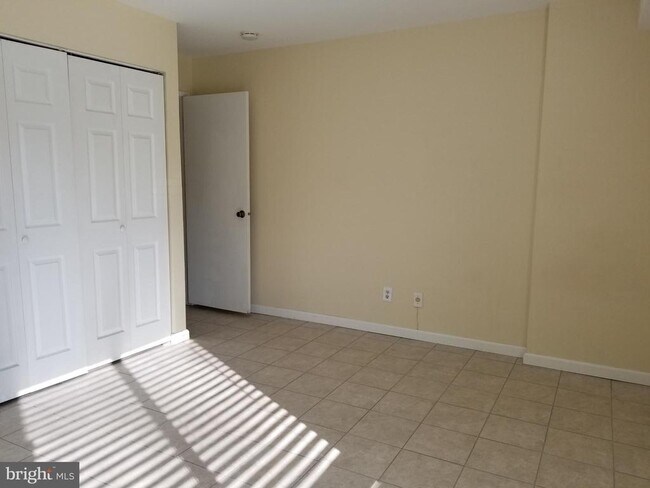 Building Photo - 6003 Majors Ln