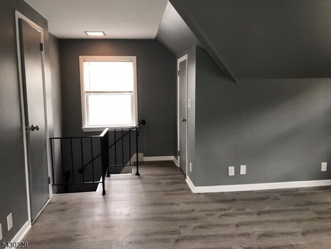 Building Photo - 166 Carmita Ave