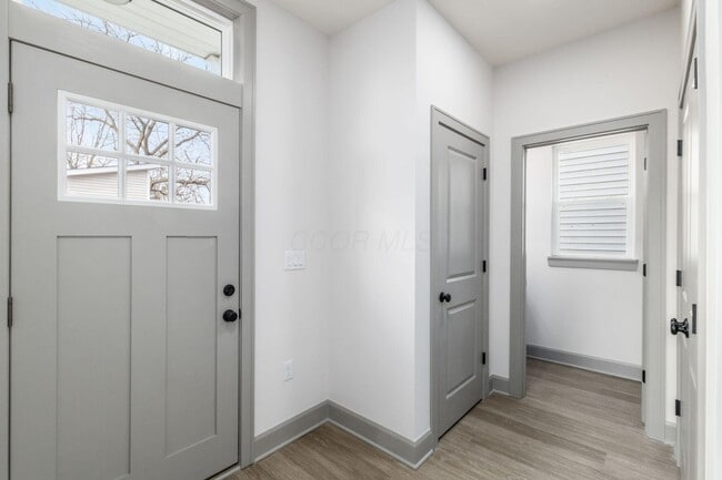 Building Photo - 55 Brehl Ave