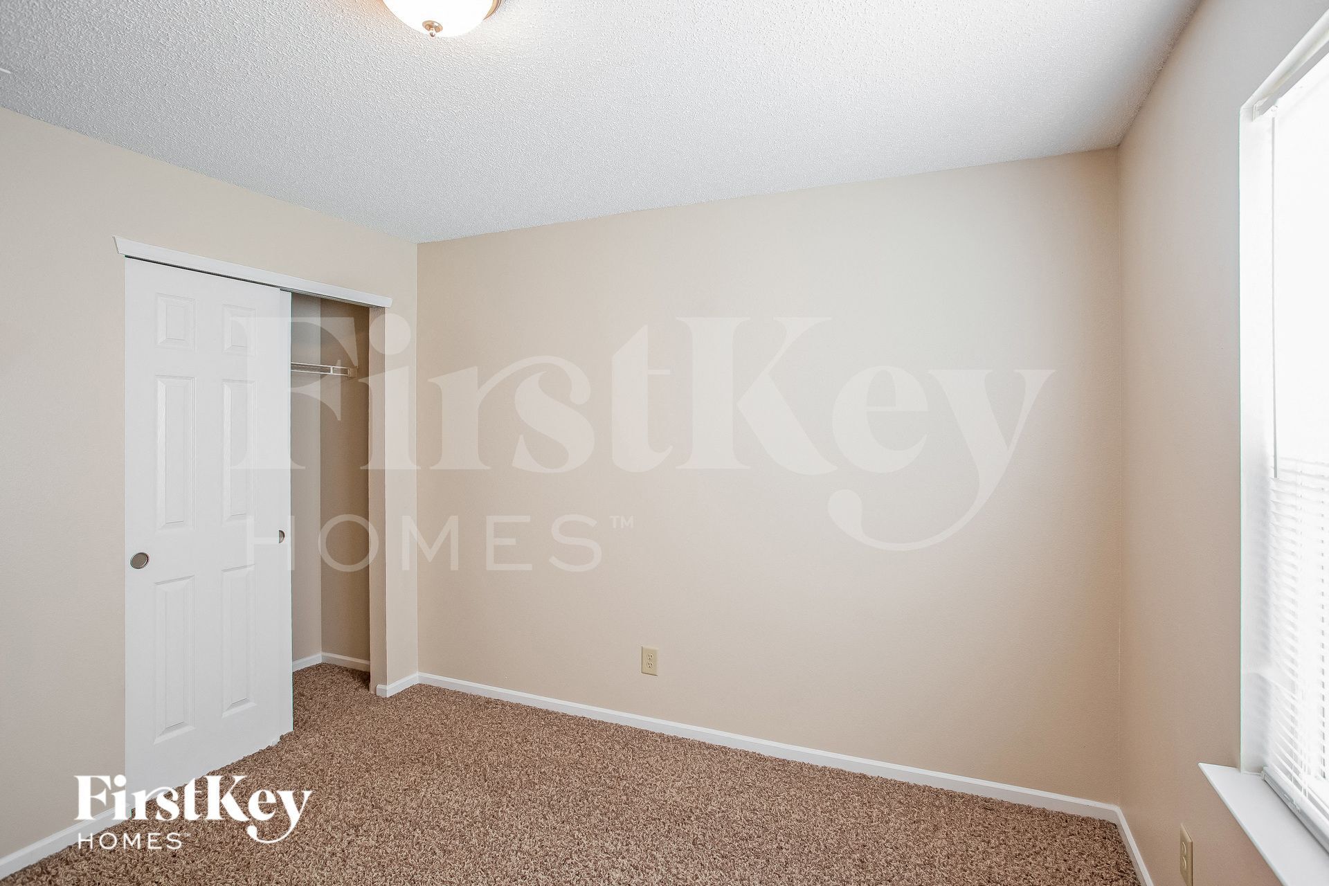 Building Photo - 744 Adagio Dr