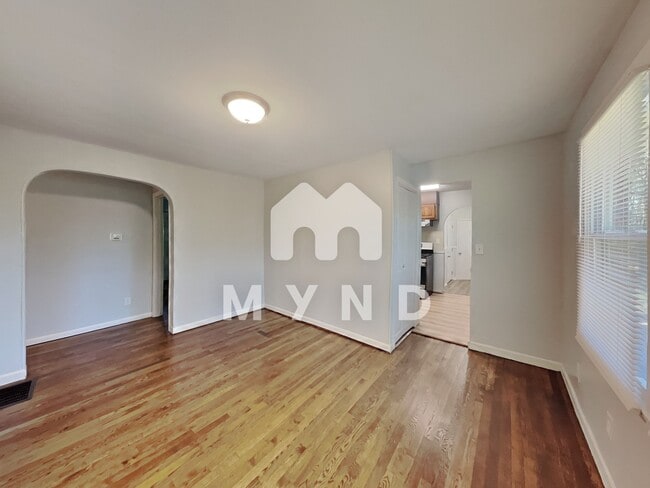 Building Photo - 896 Harwell Rd NW