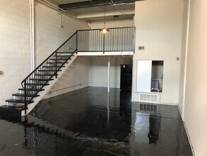 Building Photo - 2501 S Harwood St