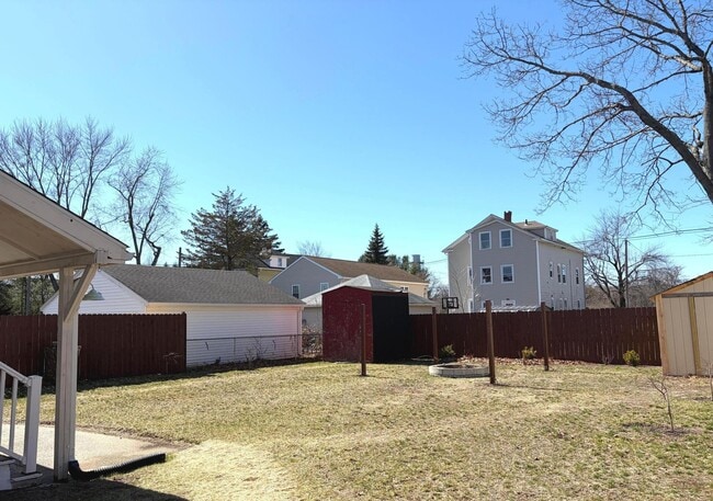 Building Photo - 137 Clifton St