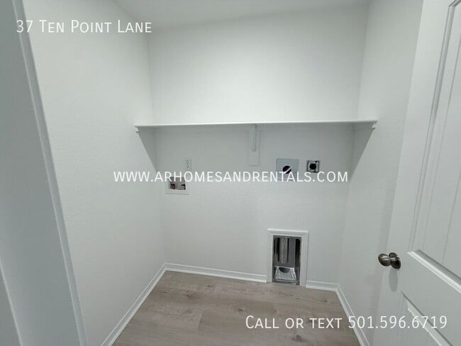Building Photo - 37 10 Point Ln
