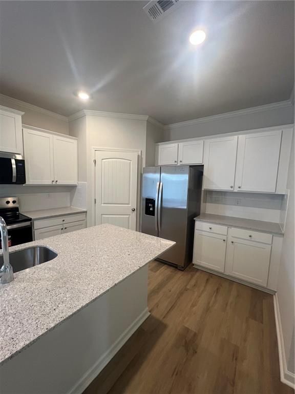 Building Photo - 60 Berryville Dr