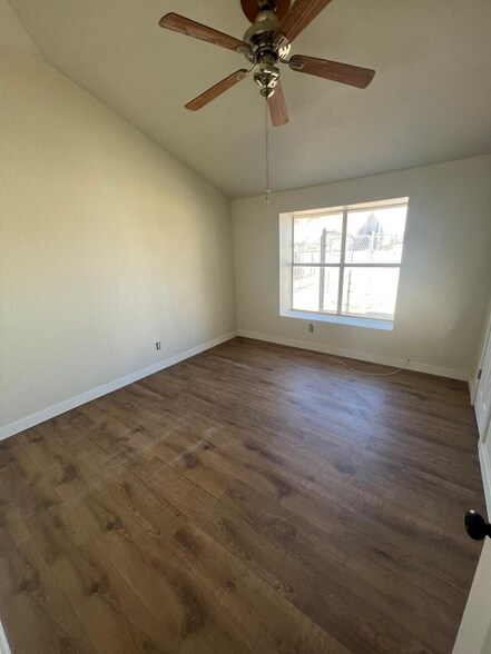 Building Photo - 5937 Sinclair St