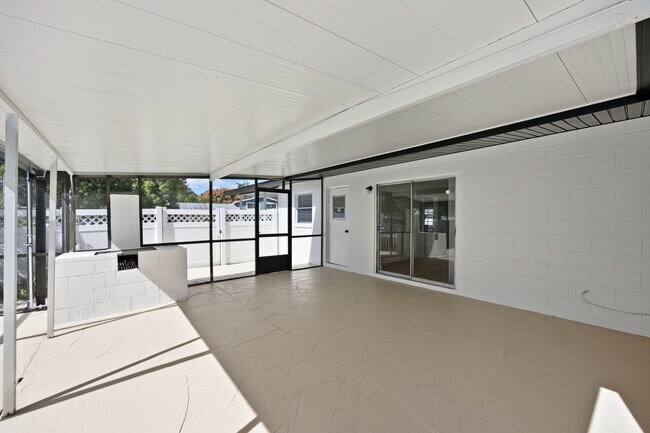 Building Photo - 401 Blueberry Ln