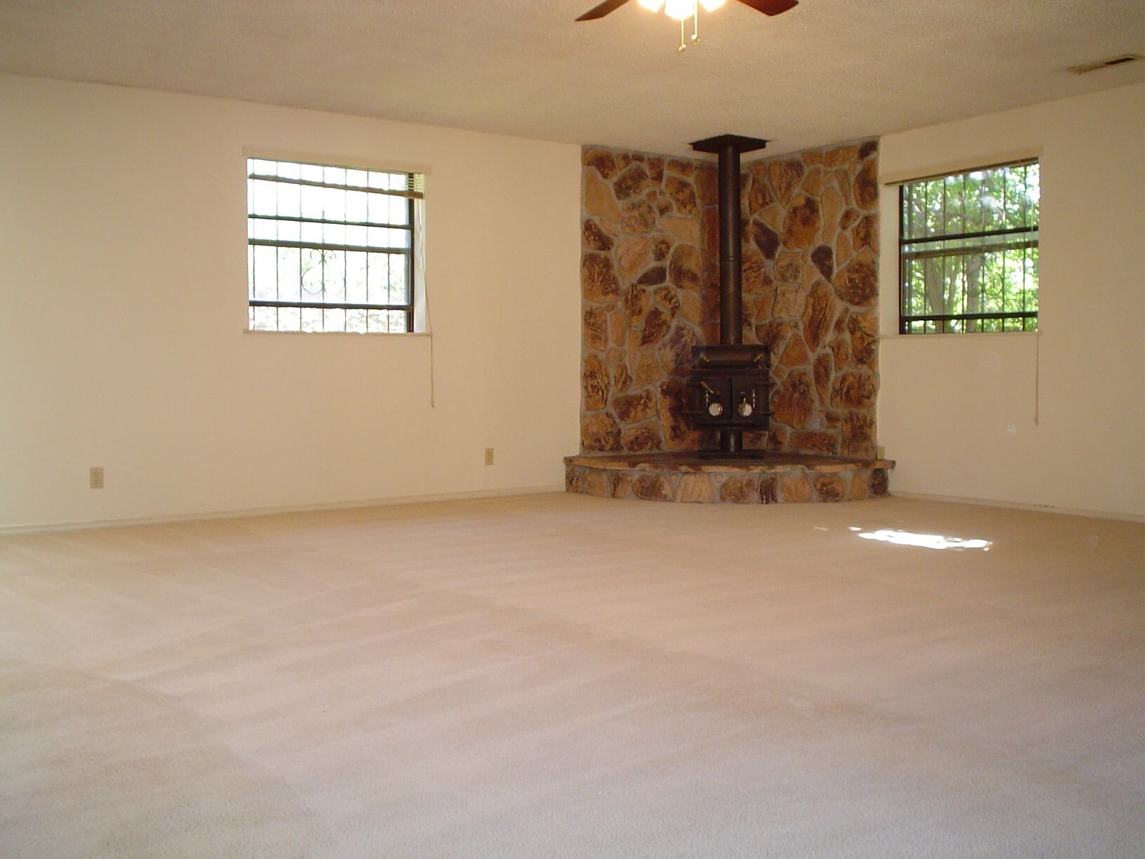 Den - 7204 Avenida La Costa NE