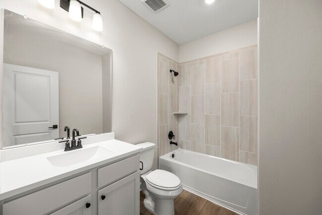 Building Photo - 3052 Sorrento Hl Dr