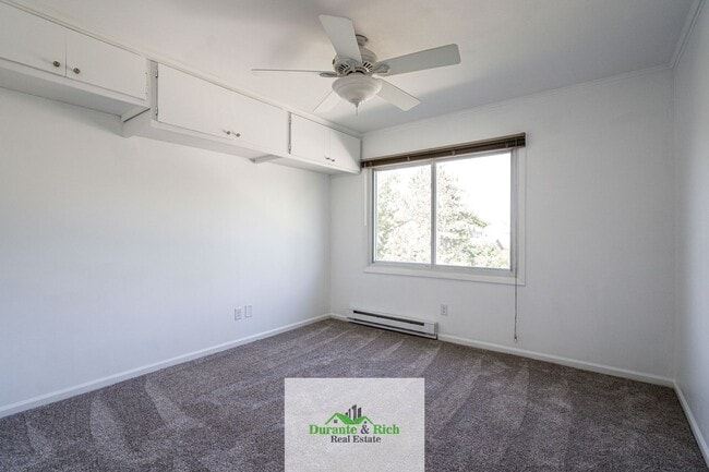 Building Photo - Spacious Upgraded 2 Bedroom 2 Bath Condo i...