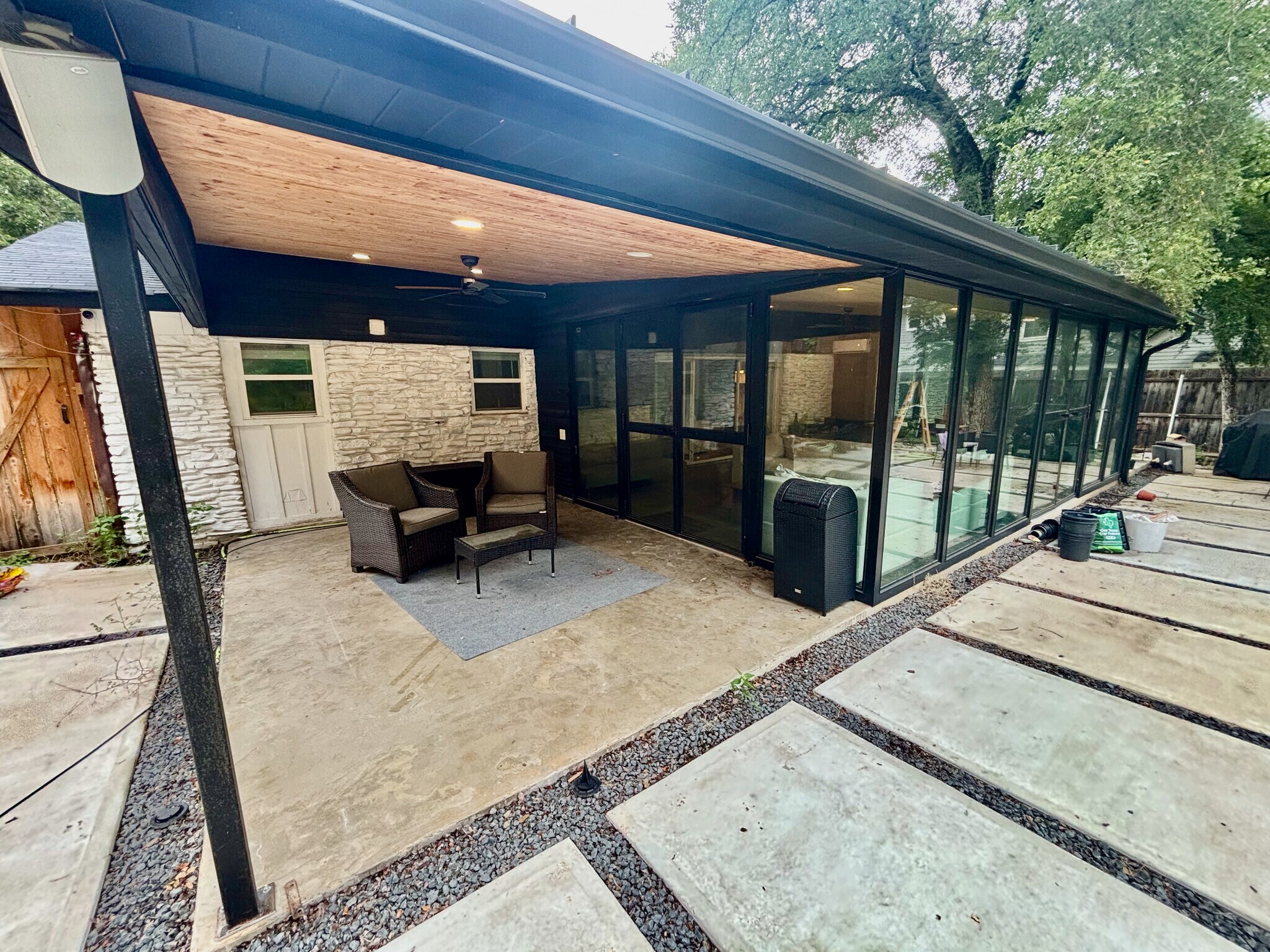 Building Photo - 2409 Princeton Dr