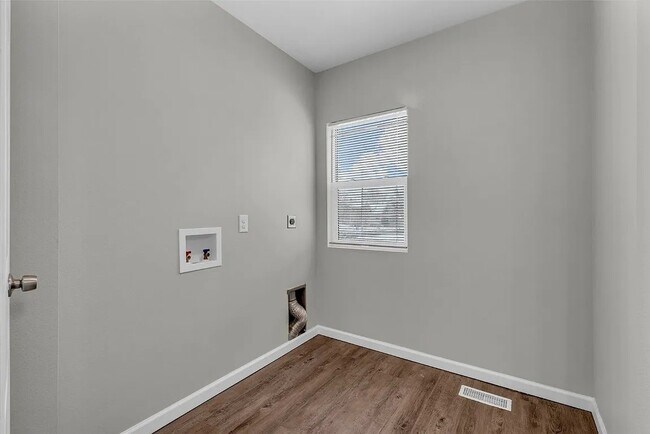Building Photo - 1640 A Ave NE