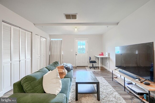 Building Photo - 1729 Guilford Ave